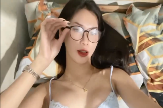 Nàng xinh ngực to không điểm nào chê